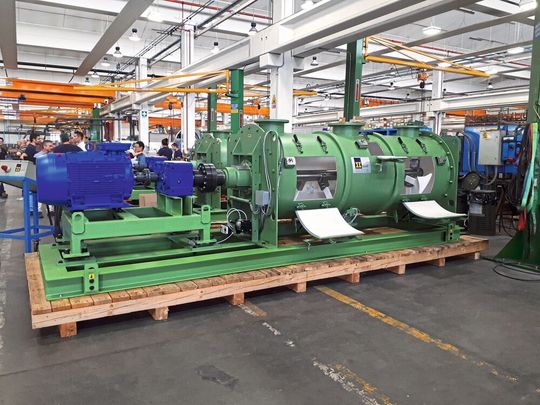 Je nach Prozess und Produkt werden die Mischer für Batteriemassen mit unterschiedlichen Beschichtungen ausgeführt, die sich sowohl im Grundmaterial als auch in der Aufbringungstechnologie unterscheiden. Je nach Prozess und Produkt werden die Mischer für Batteriemassen mit unterschiedlichen Beschichtungen ausgeführt, die sich sowohl im Grundmaterial als auch in der Aufbringungstechnologie unterscheiden.