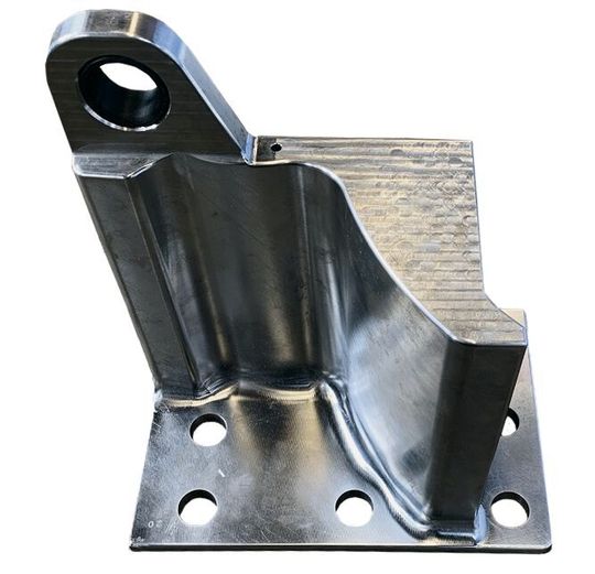 Die Lieferzeit der zwei Kastenkulissen war bei der Fertigung im WAAM-Verfahren inklusive Nachbearbeitung nur halb so lang wie beim konventionellen Gießen. Die Lieferzeit der zwei Kastenkulissen war bei der Fertigung im WAAM-Verfahren inklusive Nachbearbeitung nur halb so lang wie beim konventionellen Gießen.