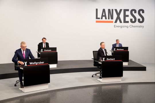 Der Spezialchemie-Konzern Lanxess blickt auf seiner Hauptversammlung auf ein erfolgreiches Geschäftsjahr 2019 zurück und präsentiert sich auch in der derzeitigen Corona-Krise robust. Der Spezialchemie-Konzern Lanxess blickt auf seiner Hauptversammlung auf ein erfolgreiches Geschäftsjahr 2019 zurück und präsentiert sich auch in der derzeitigen Corona-Krise robust.