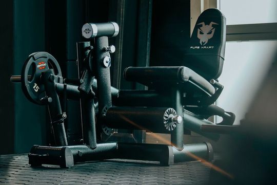 Solange der Kunde im europäischen Raum beheimatet ist, liefert ihm Rhenus Geräte von Gym 80. Solange der Kunde im europäischen Raum beheimatet ist, liefert ihm Rhenus Geräte von Gym 80.
