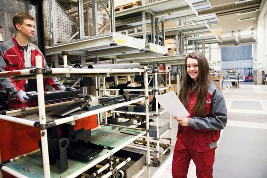 Die meisten neuen Linde-MH-Azubis sind im Bereich Mechanik und Mechatronik tätig. Die meisten neuen Linde-MH-Azubis sind im Bereich Mechanik und Mechatronik tätig.