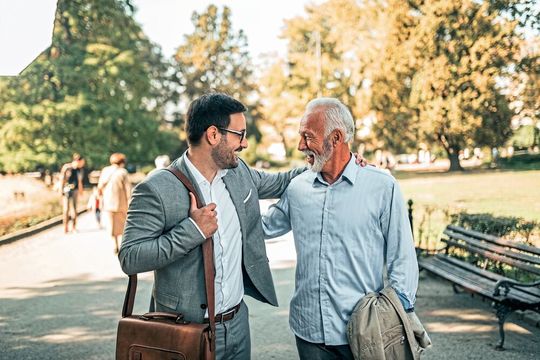 Die Chancen auf einen reibungslosen Generationswechsel im Unternehmen steigen, wenn das Thema rechtzeitig angegangen wird. Die Chancen auf einen reibungslosen Generationswechsel im Unternehmen steigen, wenn das Thema rechtzeitig angegangen wird.