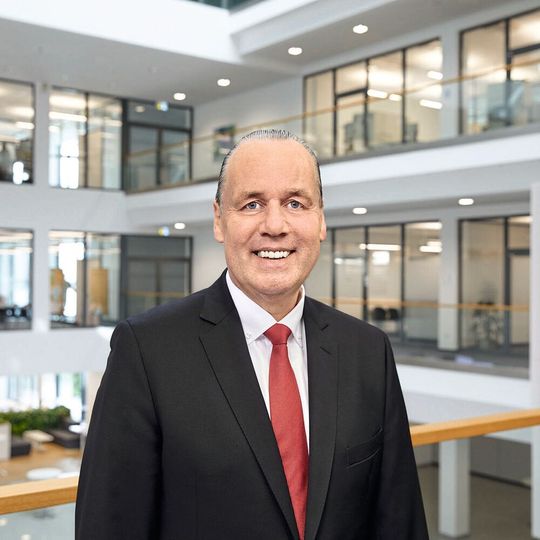 Frank Stührenberg, CEO Phoenix Contact: „Vieles geht digital, aber manches ist analog immer noch besser.“ Frank Stührenberg, CEO Phoenix Contact: „Vieles geht digital, aber manches ist analog immer noch besser.“