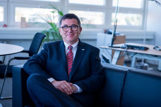 Topmanager Dr. Antonio Trioschi ist der neue starke Mann für die Aktivitäten von Swisslog in der EMEA-Region. Topmanager Dr. Antonio Trioschi ist der neue starke Mann für die Aktivitäten von Swisslog in der EMEA-Region.