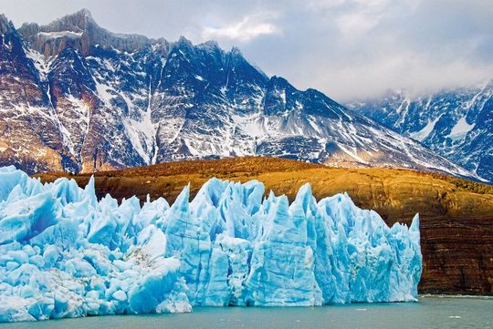 Die in der Fachzeitschrift Nature Communications veröffentlichte Studie zeigt, dass sich die Viren auf weit voneinander entfernten Gletschern in den Alpen, in Grönland und Spitzbergen wider Erwarten sehr ähnlich sind. (Symbolbild) Die in der Fachzeitschrift Nature Communications veröffentlichte Studie zeigt, dass sich die Viren auf weit voneinander entfernten Gletschern in den Alpen, in Grönland und Spitzbergen wider Erwarten sehr ähnlich sind. (Symbolbild)