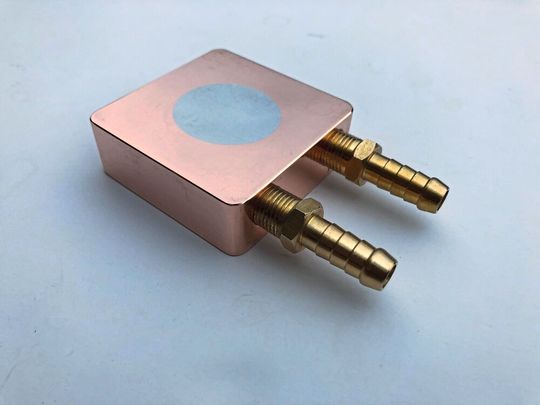 Die 3D-Drucker von Spee3D verarbeiten auch Buntmetalle. Das Unternehmen hat nun eine Niederlassung in Deutschland eröffnet. Die 3D-Drucker von Spee3D verarbeiten auch Buntmetalle. Das Unternehmen hat nun eine Niederlassung in Deutschland eröffnet.