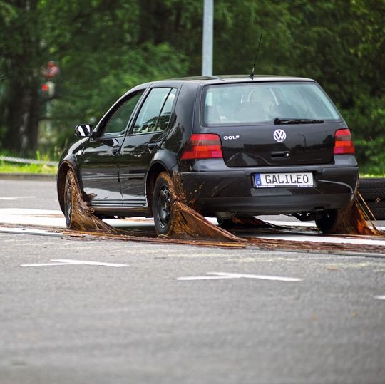 Die Kleb-Brems-Wirkung konnte mit dem 3M-Scotch-Weld-Lösemittelklebstoff 847, einem Klebstoff auf Nitrilkautschukbasis, nachgewiesen werden.