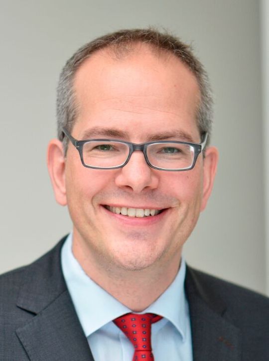 Dr. Max Walter ist bei Siemens im Bereich funktionale Sicherheit für die Kommunikation zuständig. Walter leitet darüber hinaus die Arbeitsgruppe „Profisafe Technik“ und die Arbeitsgruppe „OPC UA Safety“ (PI und OPC Foundation). Dr. Max Walter ist bei Siemens im Bereich funktionale Sicherheit für die Kommunikation zuständig. Walter leitet darüber hinaus die Arbeitsgruppe „Profisafe Technik“ und die Arbeitsgruppe „OPC UA Safety“ (PI und OPC Foundation).