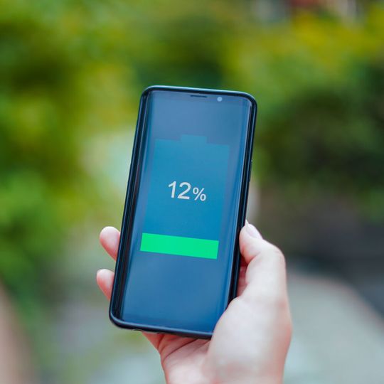 Wissenschaftler der Universität Paderborn untersuchen, wie sich mithilfe von Nanomaterialien leistungsstärkere Batterien entwickeln lassen. Wissenschaftler der Universität Paderborn untersuchen, wie sich mithilfe von Nanomaterialien leistungsstärkere Batterien entwickeln lassen.