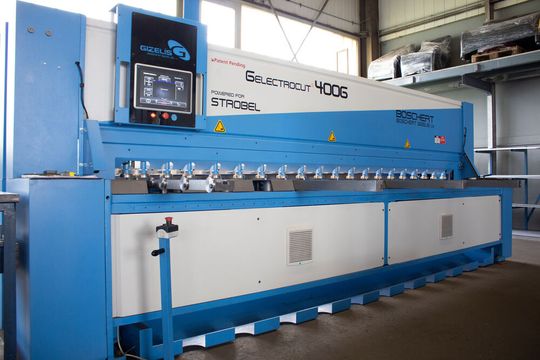 Diese kulissengeführte Tafelschere G-Electro Cut 4006 von Boschert arbeitet vollelektrisch mit einer Kombination aus AC-Servomotor und Riementrieben – das ist einmalig! Diese kulissengeführte Tafelschere G-Electro Cut 4006 von Boschert arbeitet vollelektrisch mit einer Kombination aus AC-Servomotor und Riementrieben – das ist einmalig!