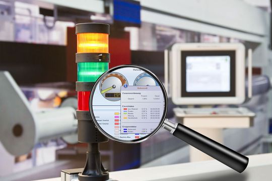 Mit dem Proxia-Maßnahmenmanager können die „unproduktiven“ Zeiten (mit Rot gekennzeichnet, wie zum Beispiel Pausen, kein Personal, Einrichten der Maschine) minimiert und so der „grüne Bereich“ (Verfügbarkeit der Maschinen) im Sinne des Produktions-OEEs erhöht werden. Mit dem Proxia-Maßnahmenmanager können die „unproduktiven“ Zeiten (mit Rot gekennzeichnet, wie zum Beispiel Pausen, kein Personal, Einrichten der Maschine) minimiert und so der „grüne Bereich“ (Verfügbarkeit der Maschinen) im Sinne des Produktions-OEEs erhöht werden.