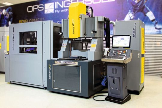With the new Eagle G50 Competiton series, OPS-Ingersoll has succeeded in combining the workshop suitability of the Gantry Eagle 500 with the precision components of the G5 Precision. With the new Eagle G50 Competiton series, OPS-Ingersoll has succeeded in combining the workshop suitability of the Gantry Eagle 500 with the precision components of the G5 Precision.