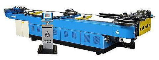 Mit dem modifizierten Werkzeugkonzept des Tubobend 90 lassen sich Rohrfiguren mit Biegeradien bis zu 1000 mm präzise herstellen. Bild: Tracto-Technik Mit dem modifizierten Werkzeugkonzept des Tubobend 90 lassen sich Rohrfiguren mit Biegeradien bis zu 1000 mm präzise herstellen. Bild: Tracto-Technik