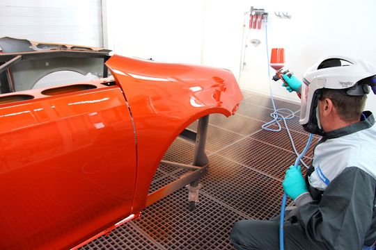 Die neue Produktreihe für Reparaturlackierungen erfüllt die Erwartungen moderner Lackierbetriebe. Die neue Produktreihe für Reparaturlackierungen erfüllt die Erwartungen moderner Lackierbetriebe.