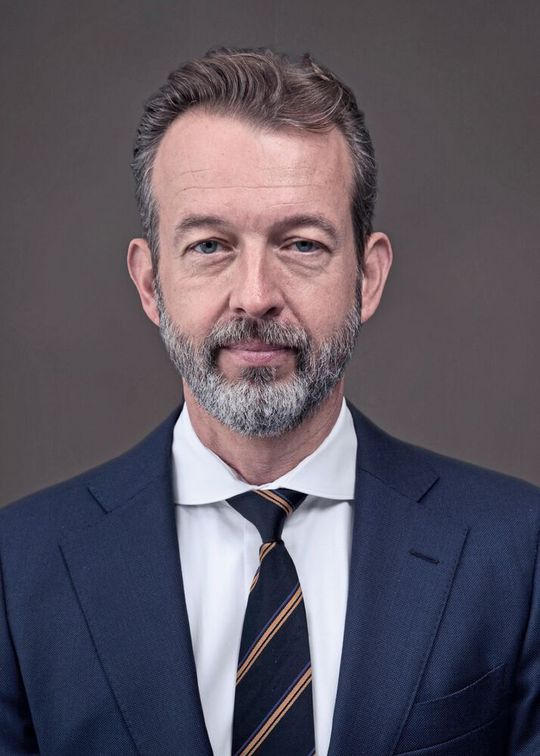 Der neue COO des Rotterdamer Hafens, Boudewijn Siemons, kommt von Vopak, wo er Managementpositionen in Europa, im Mittleren Osten und in Amerika innehatte. Der neue COO des Rotterdamer Hafens, Boudewijn Siemons, kommt von Vopak, wo er Managementpositionen in Europa, im Mittleren Osten und in Amerika innehatte.