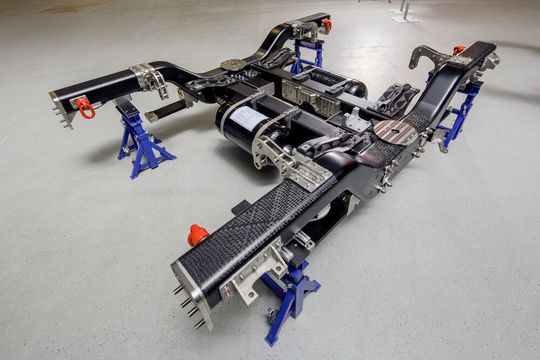 Leichtbauidee punktet beim ERCI Innovation Award der europäischen Bahntechnik: der hybride CFK-Drehgestellrahmen in spezieller Differentialbauweise von CG Rail aus Dresden hat die Jury überzeugt. Leichtbauidee punktet beim ERCI Innovation Award der europäischen Bahntechnik: der hybride CFK-Drehgestellrahmen in spezieller Differentialbauweise von CG Rail aus Dresden hat die Jury überzeugt.
