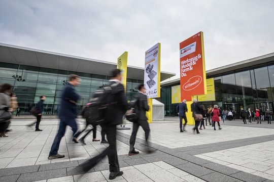 Vom 8. bis 11. Juni 2021 sieht man hoffentlich wieder solche Bilder, wenn das Horn zur nächsten Moulding Expo bläst. Schon heute hat man übrigens ein neues, spannendes Element geplant... Vom 8. bis 11. Juni 2021 sieht man hoffentlich wieder solche Bilder, wenn das Horn zur nächsten Moulding Expo bläst. Schon heute hat man übrigens ein neues, spannendes Element geplant...