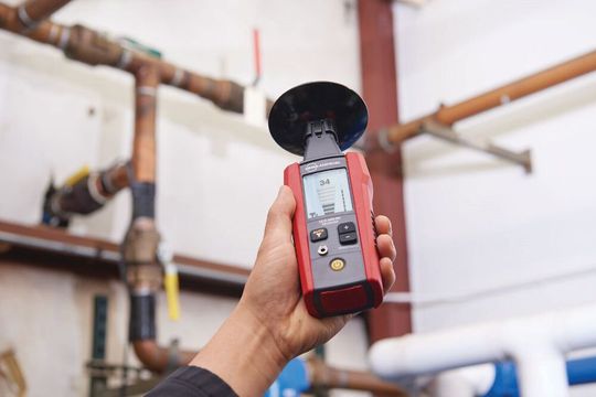 Der Beha-Amprobe Ultraschall-Leckdetektor für HLK-, mechanische und elektrische Inspektionen und Fehlersuche. Der Beha-Amprobe Ultraschall-Leckdetektor für HLK-, mechanische und elektrische Inspektionen und Fehlersuche.