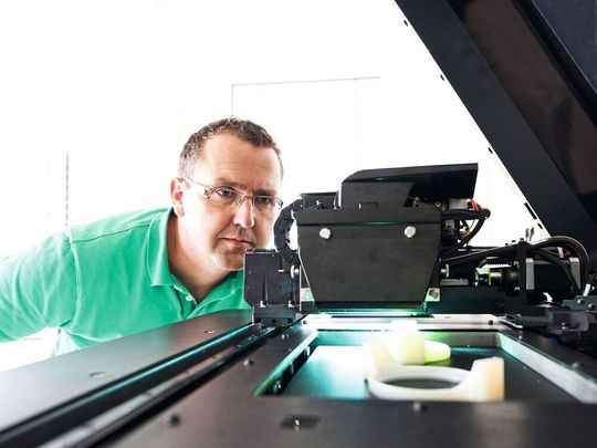 Rapid Prototyping: Mit hauseigenen 3D-Druckern wird aus der Idee bei Pöppelmann in kürzester Zeit ein „begreifbares“ Modell. Rapid Prototyping: Mit hauseigenen 3D-Druckern wird aus der Idee bei Pöppelmann in kürzester Zeit ein „begreifbares“ Modell.