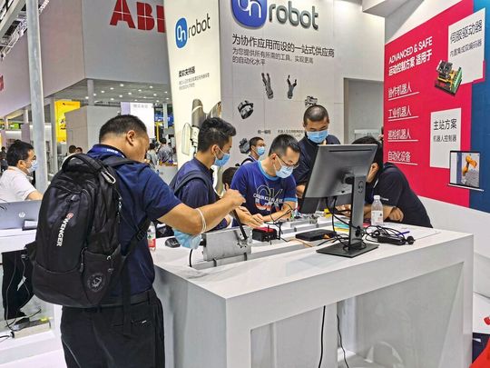 Chinas führende Industriemesse CIIF zeigt starkes Interesse an kosteneffizienten Cobots. Chinas führende Industriemesse CIIF zeigt starkes Interesse an kosteneffizienten Cobots.