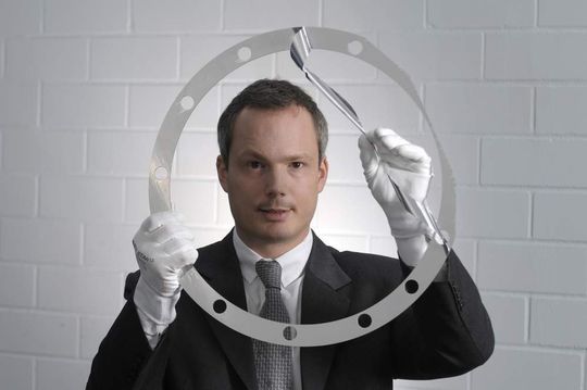 Schicht um Schicht: Für Christopher Martin sind Bauteiltoleranzen kein Problem, den er hat mit Schichtblechen die Lösung. Schicht um Schicht: Für Christopher Martin sind Bauteiltoleranzen kein Problem, den er hat mit Schichtblechen die Lösung.
