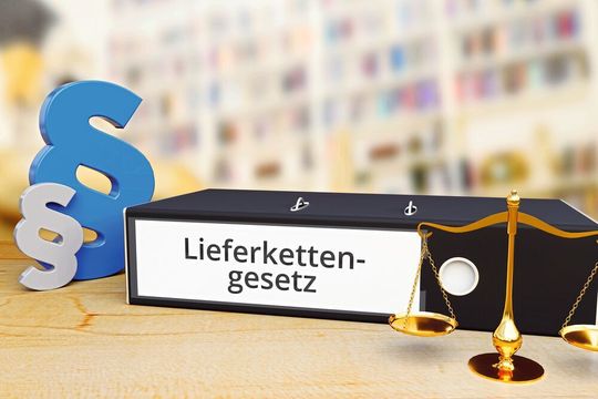 Mit dem Lieferkettengesetz soll die Supply Chain fairer und nachhaltiger werden. Mit dem Lieferkettengesetz soll die Supply Chain fairer und nachhaltiger werden.