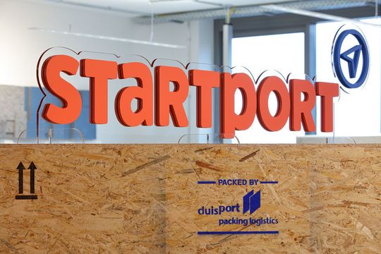 Bei vier Unternehmen, die Startport gefördert hat, hat die Plattform anscheinend ganze Arbeit geleistet. Die Start-ups wurden nun ausgezeichnet. Bei vier Unternehmen, die Startport gefördert hat, hat die Plattform anscheinend ganze Arbeit geleistet. Die Start-ups wurden nun ausgezeichnet.