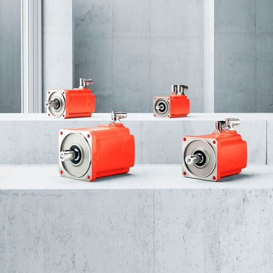 Die neue Servomotorenbaureihe CM3C ergänzt die etablierte CMP-Baureihe mit Motoren höherer Massenträgheit. Die neue Servomotorenbaureihe CM3C ergänzt die etablierte CMP-Baureihe mit Motoren höherer Massenträgheit.