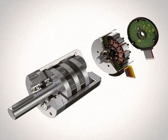 Die nur maximal 21 mm langen Flachmotoren können mit durchmesserkonformen Encodern oder Speed Controllern sowie Planetengetrieben ausgestattet werden, ohne die kurze Bauweise stark zu beeinträchtigen. Die nur maximal 21 mm langen Flachmotoren können mit durchmesserkonformen Encodern oder Speed Controllern sowie Planetengetrieben ausgestattet werden, ohne die kurze Bauweise stark zu beeinträchtigen.