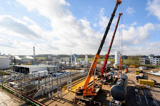 Anlieferung eines Tanks für die neue Hydrieranlage bei Haltermann Carless in Speyer im Februar 2020. Anlieferung eines Tanks für die neue Hydrieranlage bei Haltermann Carless in Speyer im Februar 2020.