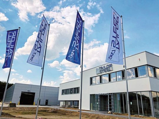 Im November 2019 hat 247 Tailor Steel mit dem Bau der neuen Produktionsstätte in Hilden bei Düsseldorf begonnen. Nun ist diese in Betrieb genommen. Im November 2019 hat 247 Tailor Steel mit dem Bau der neuen Produktionsstätte in Hilden bei Düsseldorf begonnen. Nun ist diese in Betrieb genommen.