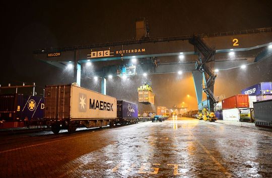 Der erste direkte Zug verlässt den Rotterdamer Hafen auf dem Weg nach Xi'an, einer Provinz in China. Der erste direkte Zug verlässt den Rotterdamer Hafen auf dem Weg nach Xi'an, einer Provinz in China.
