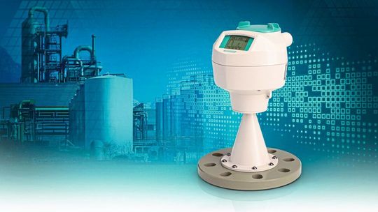 Siemens hat den Sitrans LR250 mit Polypropylen-Linsenantennen ausgestattet. Siemens hat den Sitrans LR250 mit Polypropylen-Linsenantennen ausgestattet.
