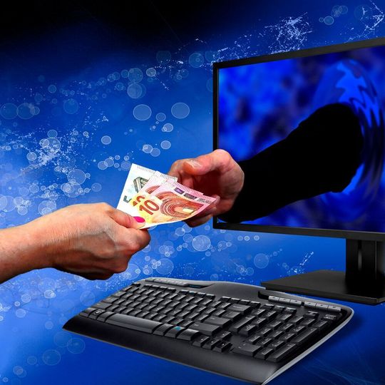 Lösegeld-Zahlungen nach Ransomware-Attacken ziehen nach einer Sophos-Studie fast das Doppelte an Kosten für die Wiederbeschaffung verschlüsselter Daten nach sich. Lösegeld-Zahlungen nach Ransomware-Attacken ziehen nach einer Sophos-Studie fast das Doppelte an Kosten für die Wiederbeschaffung verschlüsselter Daten nach sich.