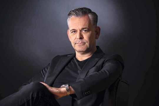 „Die meisten Unternehmen denken beim Recruiting zu kurzfristig“, sagt Headhunter Florian Brach. Was besser klappt, erzählt er uns im Interview.