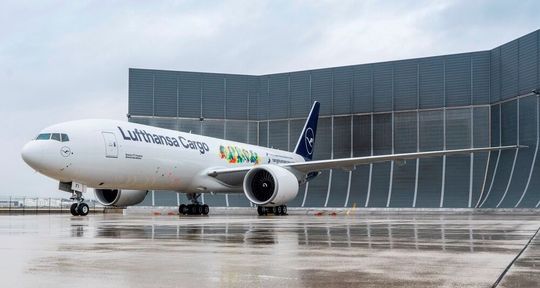 Neue Botschafterin für das soziale Engagement von Lufthansa Cargo: eine Boeing 777F. Neue Botschafterin für das soziale Engagement von Lufthansa Cargo: eine Boeing 777F.