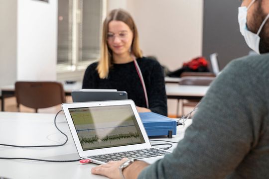 Im Lichtlabor der Hochschule München: Probanden durchliefen unterschiedliche Lichtszenarien Im Lichtlabor der Hochschule München: Probanden durchliefen unterschiedliche Lichtszenarien