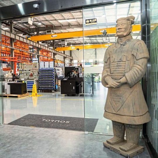 Tornos weiht Ende Oktober 2020 seine neue Produktionsstätte in Xi'an, China ein. Tornos weiht Ende Oktober 2020 seine neue Produktionsstätte in Xi'an, China ein.