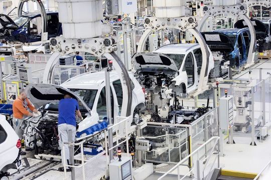 Die Coronakrise hat viele Veränderungen mit sich gebracht, auch an der Automobilbranche und ihren Zulieferern ist das nicht spurlos vorbeigezogen. Die Coronakrise hat viele Veränderungen mit sich gebracht, auch an der Automobilbranche und ihren Zulieferern ist das nicht spurlos vorbeigezogen.
