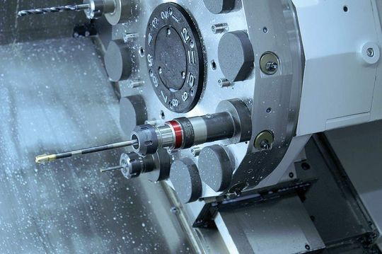 Bild 1: Softsynchro-Gewindeschneidfutter sind für moderne CNC-Bearbeitungszentren entwickelt, die für direktes Gewindeschneiden ausgelegt und mit einer Synchronspindel ausgerüstet sind. Bild 1: Softsynchro-Gewindeschneidfutter sind für moderne CNC-Bearbeitungszentren entwickelt, die für direktes Gewindeschneiden ausgelegt und mit einer Synchronspindel ausgerüstet sind.