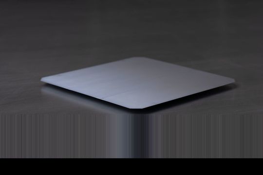 Das Substrat schwebt auf dem entstandenen Gasfilm in Abständen von 10 bis 150 μm. Das Substrat schwebt auf dem entstandenen Gasfilm in Abständen von 10 bis 150 μm.