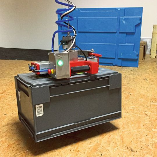 Der EzzFlowSmart kann Güter bis zu einer Tonne sicher bewegen. Der EzzFlowSmart kann Güter bis zu einer Tonne sicher bewegen.