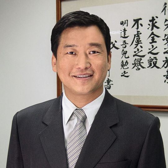 Gibson Chen ist General Manager bei der seit 2014 bestehenden UD info Corp. Gibson Chen ist General Manager bei der seit 2014 bestehenden UD info Corp.
