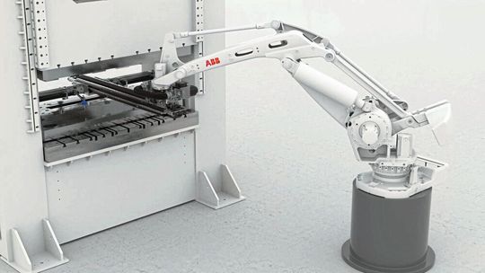 Der IRB 760PT verfügt über eine Reichweite von 3,18 m. In Verbindung mit einer Linearachse oder mit dem Twin-Xbar-System müssen Teile zwischen aufeinanderfolgenden Stanzvorgängen nicht neu ausgerichtet werden. Der IRB 760PT verfügt über eine Reichweite von 3,18 m. In Verbindung mit einer Linearachse oder mit dem Twin-Xbar-System müssen Teile zwischen aufeinanderfolgenden Stanzvorgängen nicht neu ausgerichtet werden.