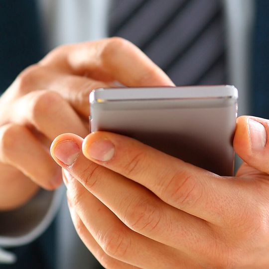 Behörden und KRITIS-Unternehmen müssen sicher kommunizieren. Behörden und KRITIS-Unternehmen müssen sicher kommunizieren.
