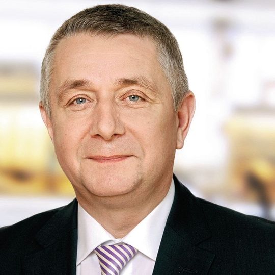 Dr. Armin Wedel vom Fraunhofer-Institut für Polymerforschung wurde zum ersten Vorsitzenden des DFF gewählt. Dr. Armin Wedel vom Fraunhofer-Institut für Polymerforschung wurde zum ersten Vorsitzenden des DFF gewählt.
