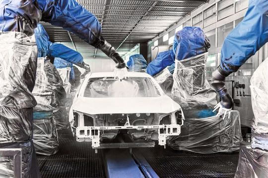 Auf eine robotergestützte Lackieranlage kann ebenfalls geboten werden. Auf eine robotergestützte Lackieranlage kann ebenfalls geboten werden.