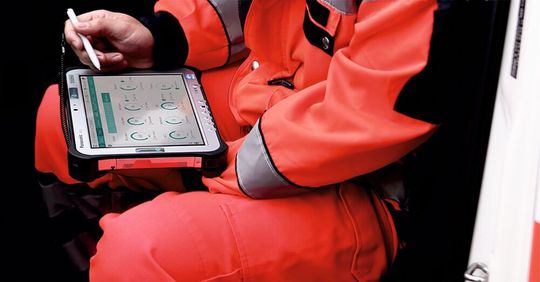Mobile Systemlösungen für die Bereiche Notfall-, Transport- und Katastrophenmedizin gehören zum Kerngeschäft von Weinmann Emergency. Mobile Systemlösungen für die Bereiche Notfall-, Transport- und Katastrophenmedizin gehören zum Kerngeschäft von Weinmann Emergency.