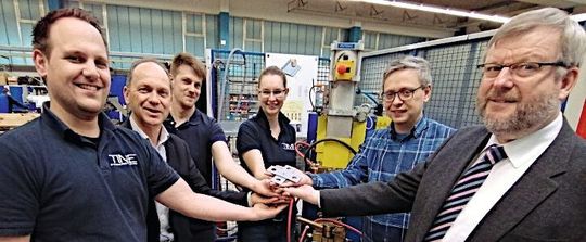 Experten bündeln ihr Fachwissen und forschen gemeinsam rund um die Schweißnaht: (v.l.) Time-Mitarbeiter Mario Bleeser, Dr. Ralf Polzin, Tobias Girresser, Katarzyna Grahner und die Rio-Kollegen Alexander Uts und Dr. Andreas Günther. Experten bündeln ihr Fachwissen und forschen gemeinsam rund um die Schweißnaht: (v.l.) Time-Mitarbeiter Mario Bleeser, Dr. Ralf Polzin, Tobias Girresser, Katarzyna Grahner und die Rio-Kollegen Alexander Uts und Dr. Andreas Günther.