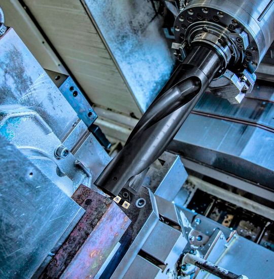 Ceratizit ermöglicht jetzt das prozesssicheres und leistungsstarke Bohren bis Durchmesser 96 mm in einem Arbeitsgang. Das dazu nötige System, hier im Bild, heißt KUB Pentron CS... Ceratizit ermöglicht jetzt das prozesssicheres und leistungsstarke Bohren bis Durchmesser 96 mm in einem Arbeitsgang. Das dazu nötige System, hier im Bild, heißt KUB Pentron CS...